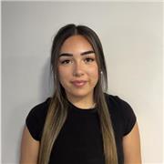 Profesora de inglés con certificado junto a Cambridge English nivel B2 de Inglés (First Certificate)